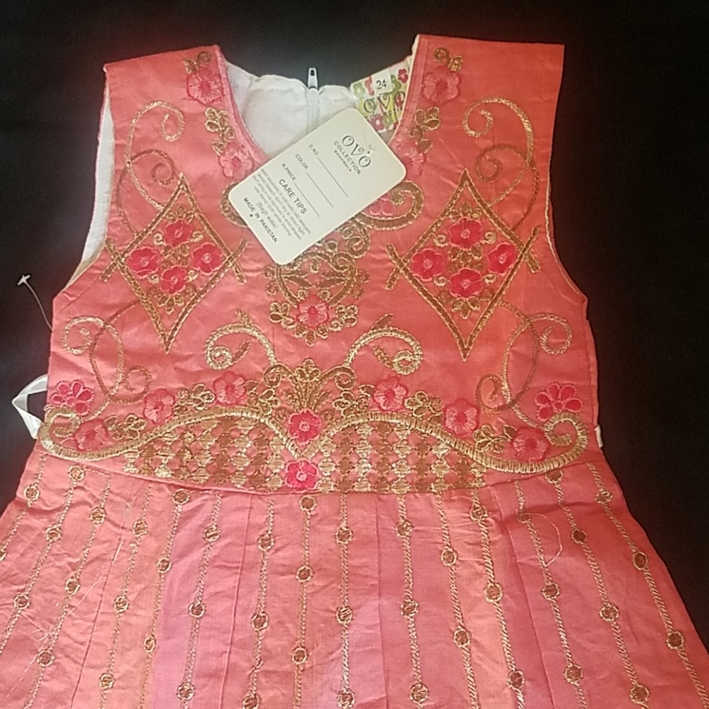 Dress - Picture 2 of 4